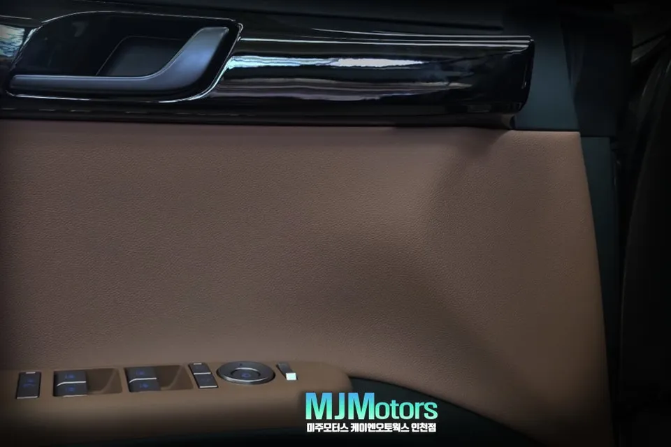 Hyundai Azera interior customization - Hyundai Azera Interior Customization Review — Enhanced Comfort photo 3