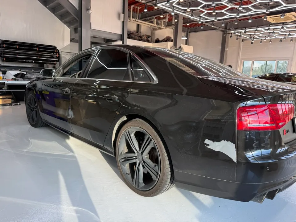 Audi S8 vinyl wrap - Audi S8 Vinyl Wrap Review: Navarra Blue Full Color Change photo 3