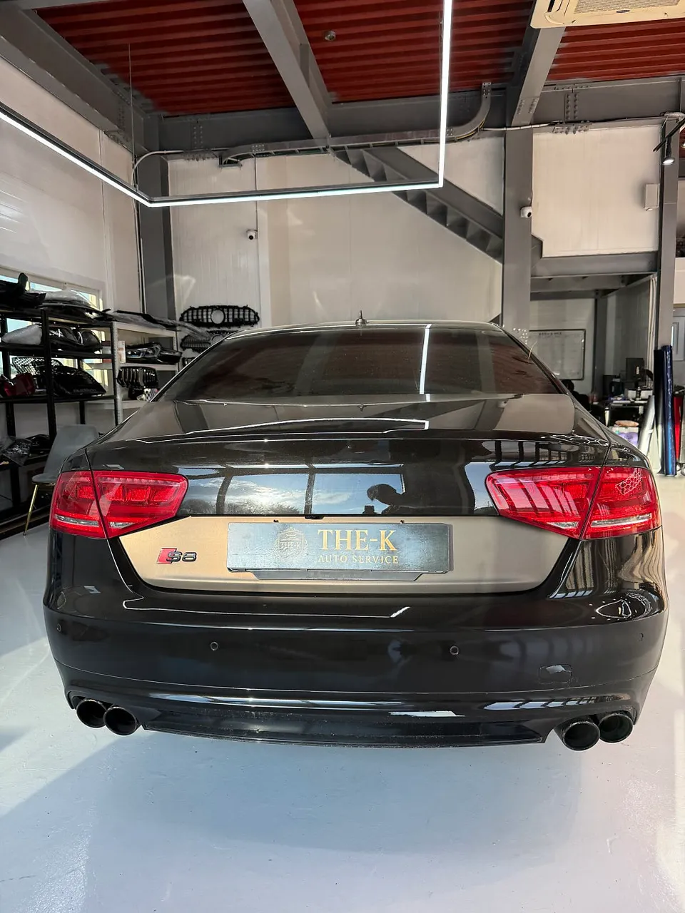 Audi S8 vinyl wrap - Audi S8 Vinyl Wrap Review: Navarra Blue Full Color Change photo 4