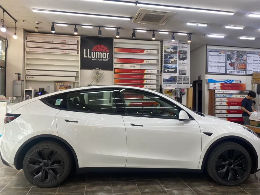 Tesla Model Yのカーフィルム施工事例｜費用目安・仕上がり 施工写真 3