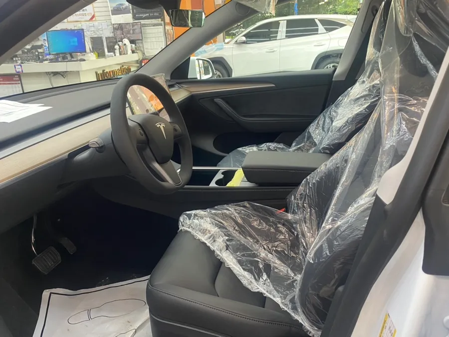 Tesla Model Yのカーフィルム施工事例｜費用目安・仕上がり 施工写真 6