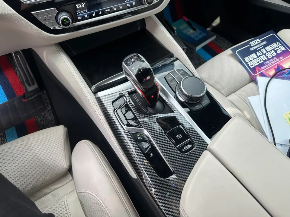 BMW 6 Series GTのカーラッピング事例|実写と費用目安 施工写真 1-3