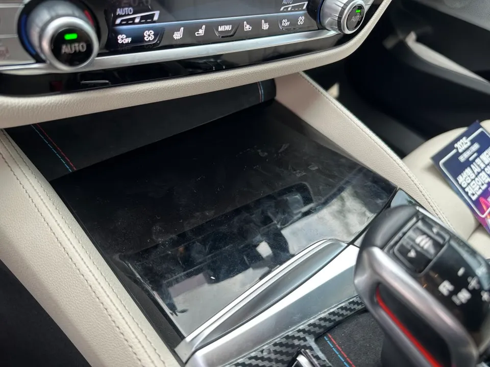 BMW 6 Series GTのカーラッピング事例|実写と費用目安 施工写真 2-3