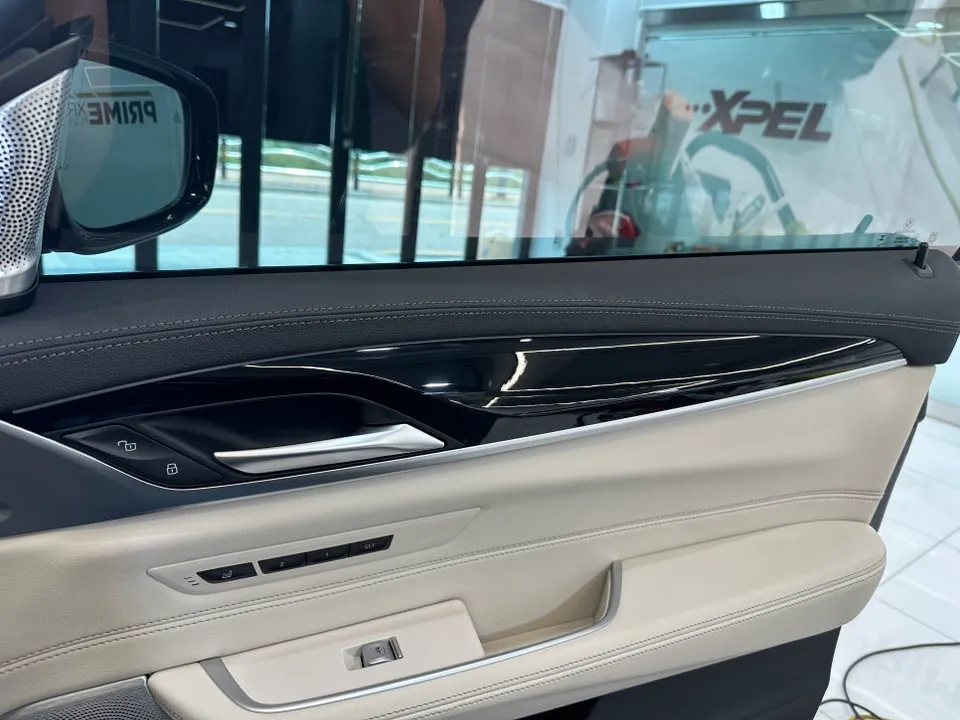 BMW 6 Series GTのカーラッピング事例|実写と費用目安 施工写真 3-3