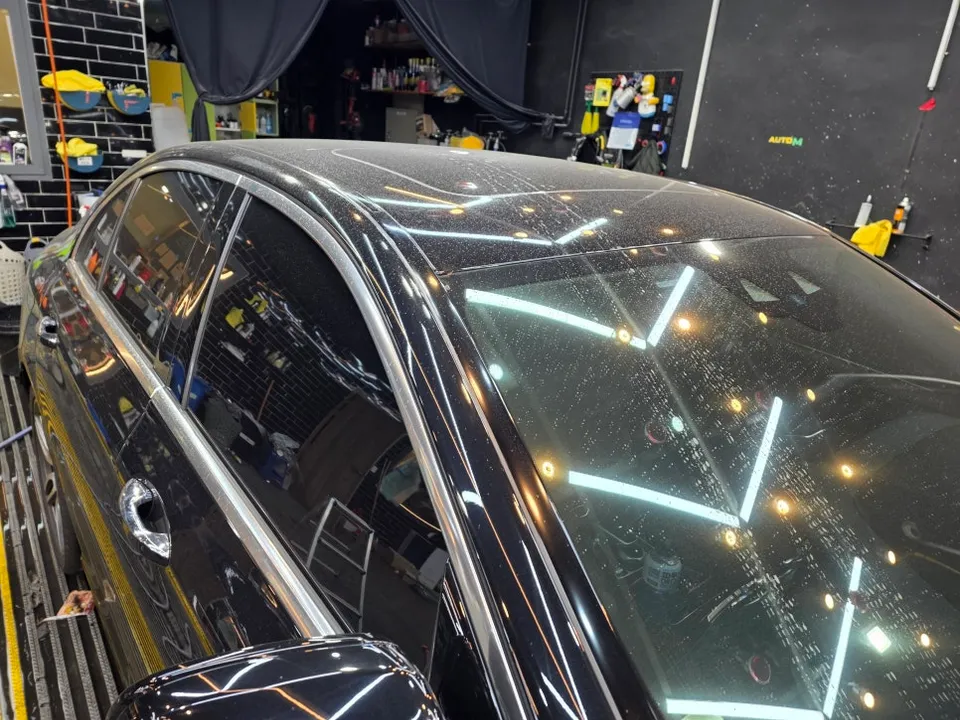 Mercedes-Benz Eクラスのガラスコーティング事例|費用目安・仕上がり 施工写真 1-2