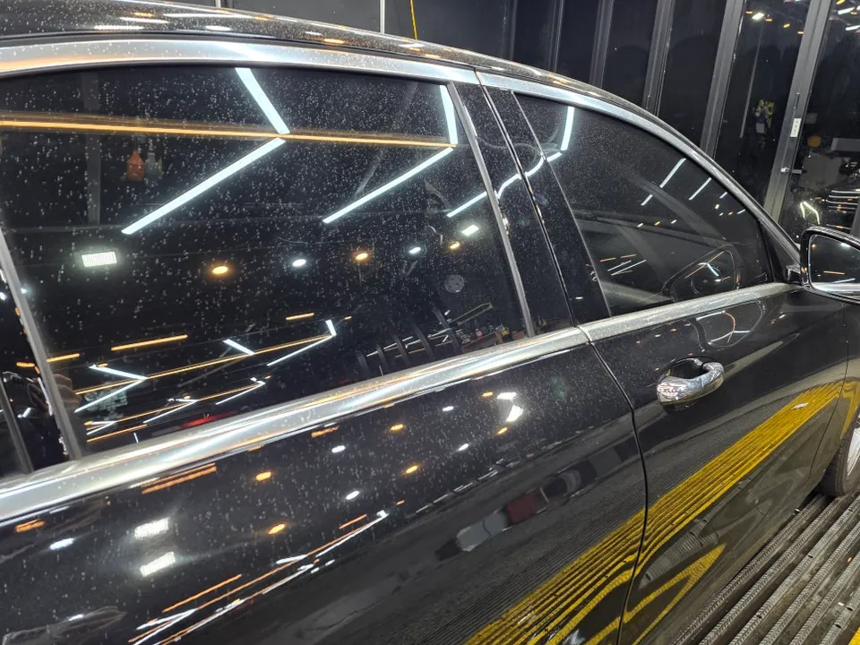 Mercedes-Benz Eクラスのガラスコーティング事例|費用目安・仕上がり 施工写真 2-2