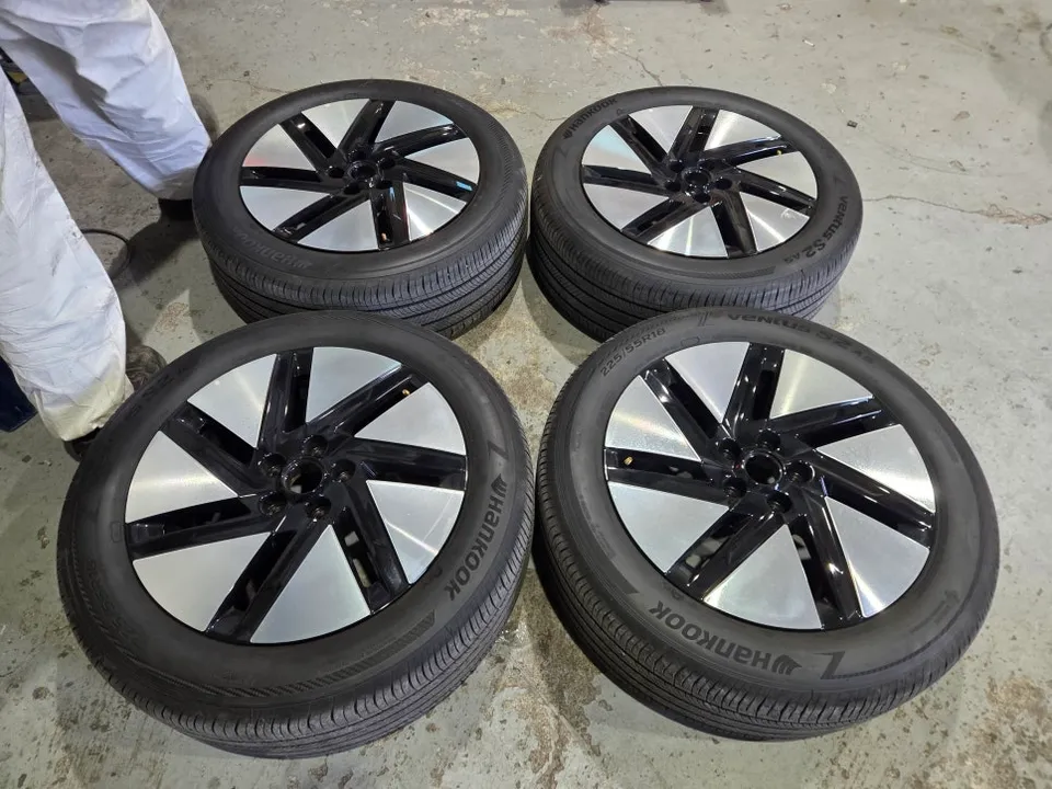 Hyundai IONIQ6 Wheel Repair Review — Glossy Black Powder Coat photo 2
