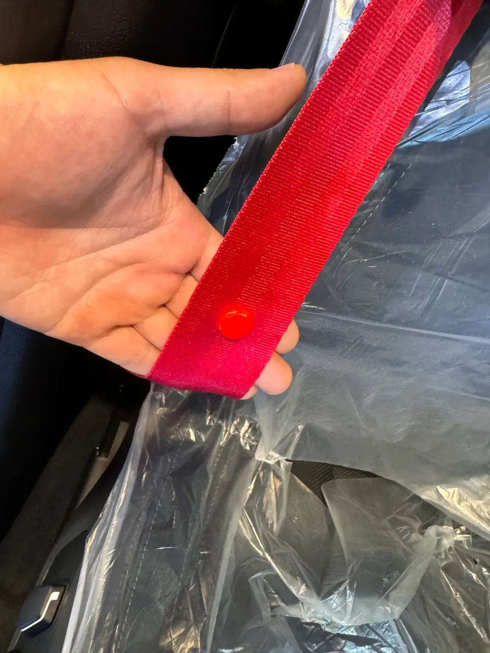 BMW X3 G03 interior customization - BMW X3 Interior Customization: Red Seatbelt Upgrade Review photo 5