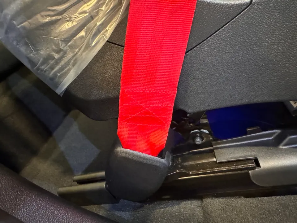 BMW X3 G03 interior customization - BMW X3 Interior Customization: Red Seatbelt Upgrade Review photo 6