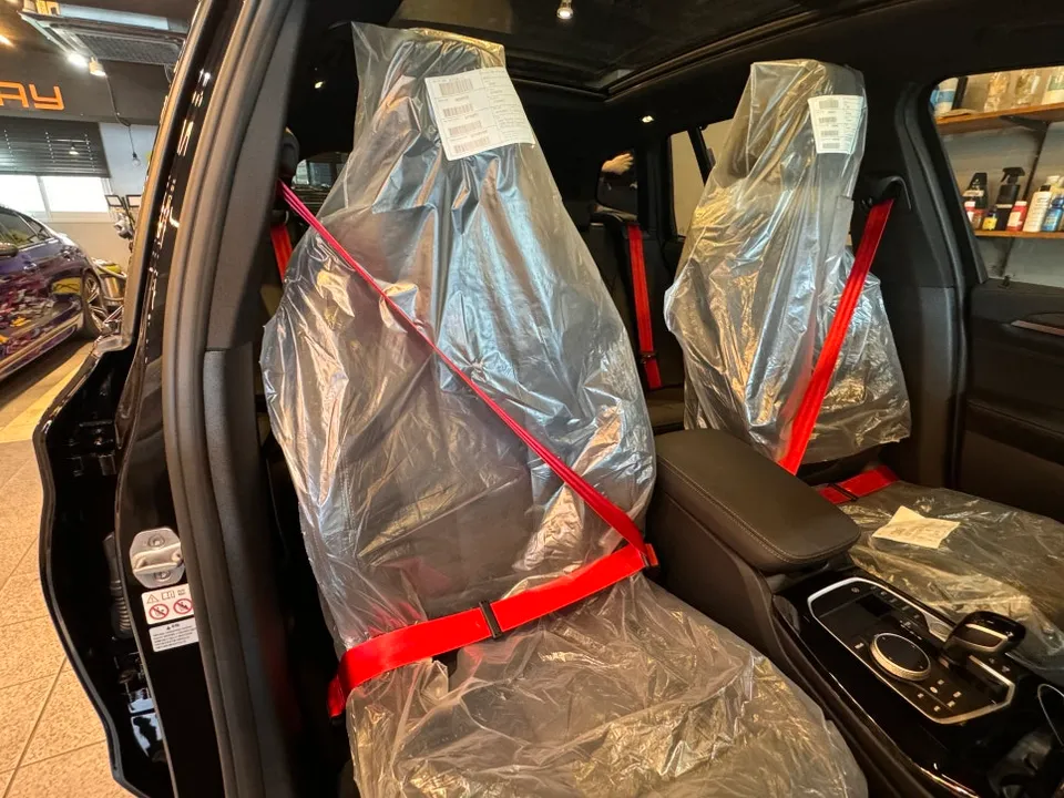 BMW X3 G03 interior customization - BMW X3 Interior Customization: Red Seatbelt Upgrade Review photo 7