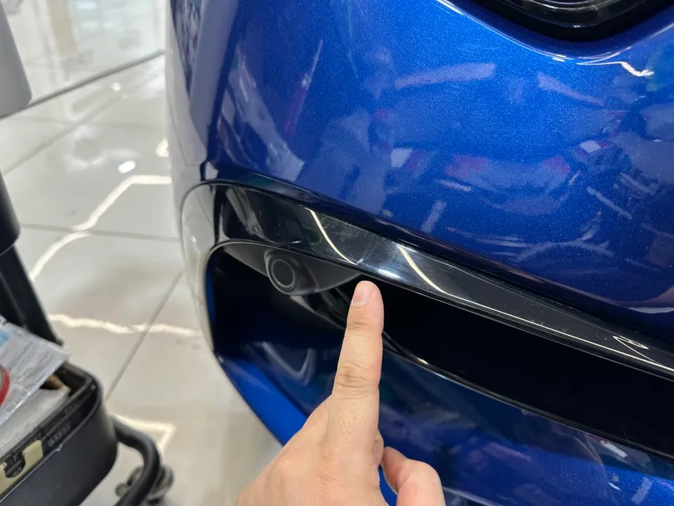 Mercedes-Benz CLSのカーラッピング事例｜費用目安・仕上がり 施工写真 1-2