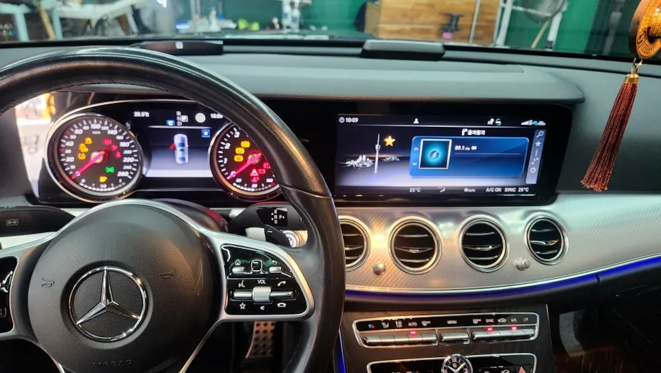 Mercedes-Benz E-Class W213のAndroid Auto・CarPlay取付事例 施工写真 2-1