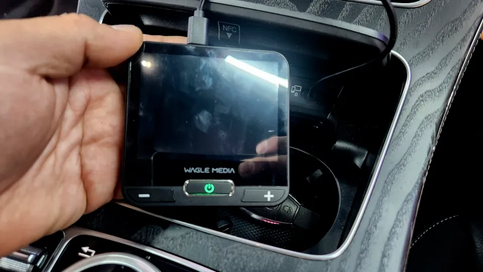 Mercedes-Benz E-Class W213のAndroid Auto・CarPlay取付事例 施工写真 3-2