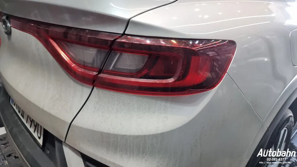 BMW M3のドラレコ取付事例|韓国での施工参考 施工写真 3-2