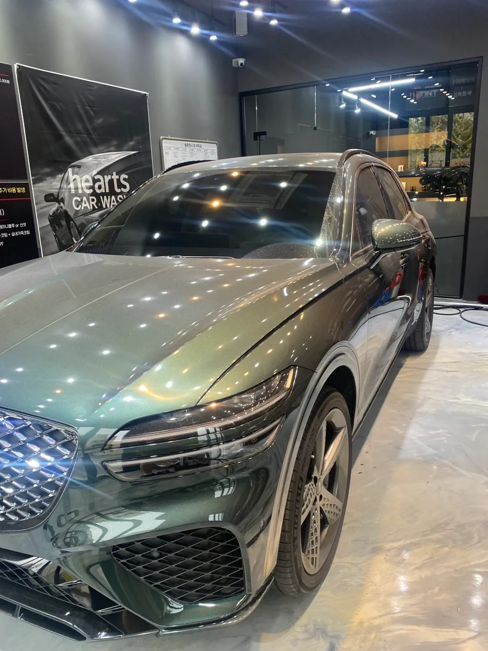 Genesis GV70のガラスコーティング事例 施工写真 4-1