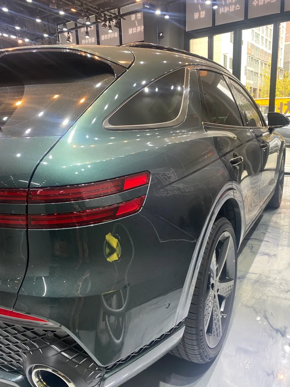 Genesis GV70のガラスコーティング事例 施工写真 2-2