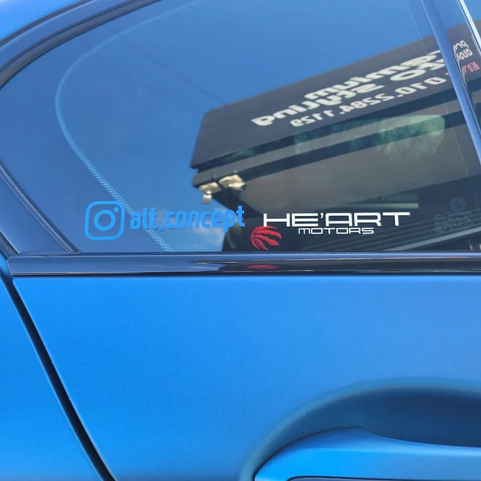 BMW M5のカーラッピング事例|ラインデザインの費用と仕上がり 施工写真 2-3