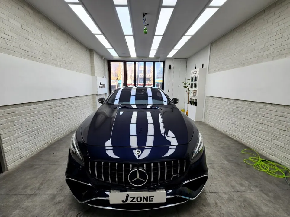 Mercedes-Benz S-Classのカーフィルム施工事例 施工写真 2