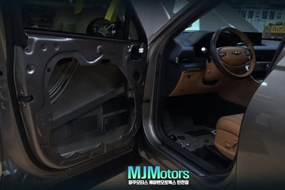 Genesis GV80 oem options - Genesis GV80 Soft Close Doors Review — Enhanced Luxury photo 4