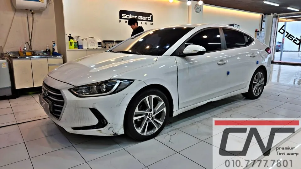 Hyundai Elantra AD window tinting installation result