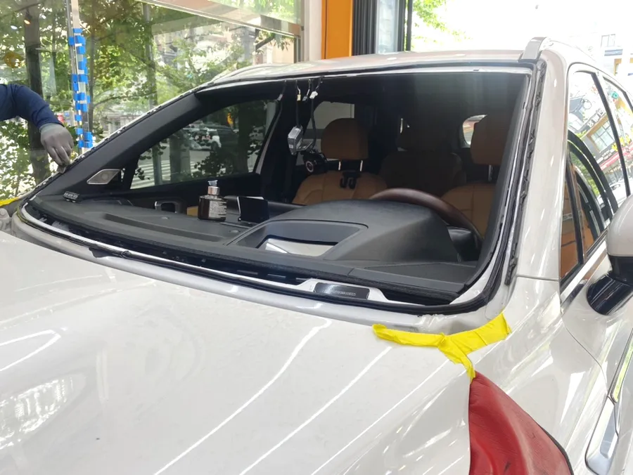 Kia Sorento MQ4のカーフィルム施工事例|費用目安・仕上がり 施工写真 1-2