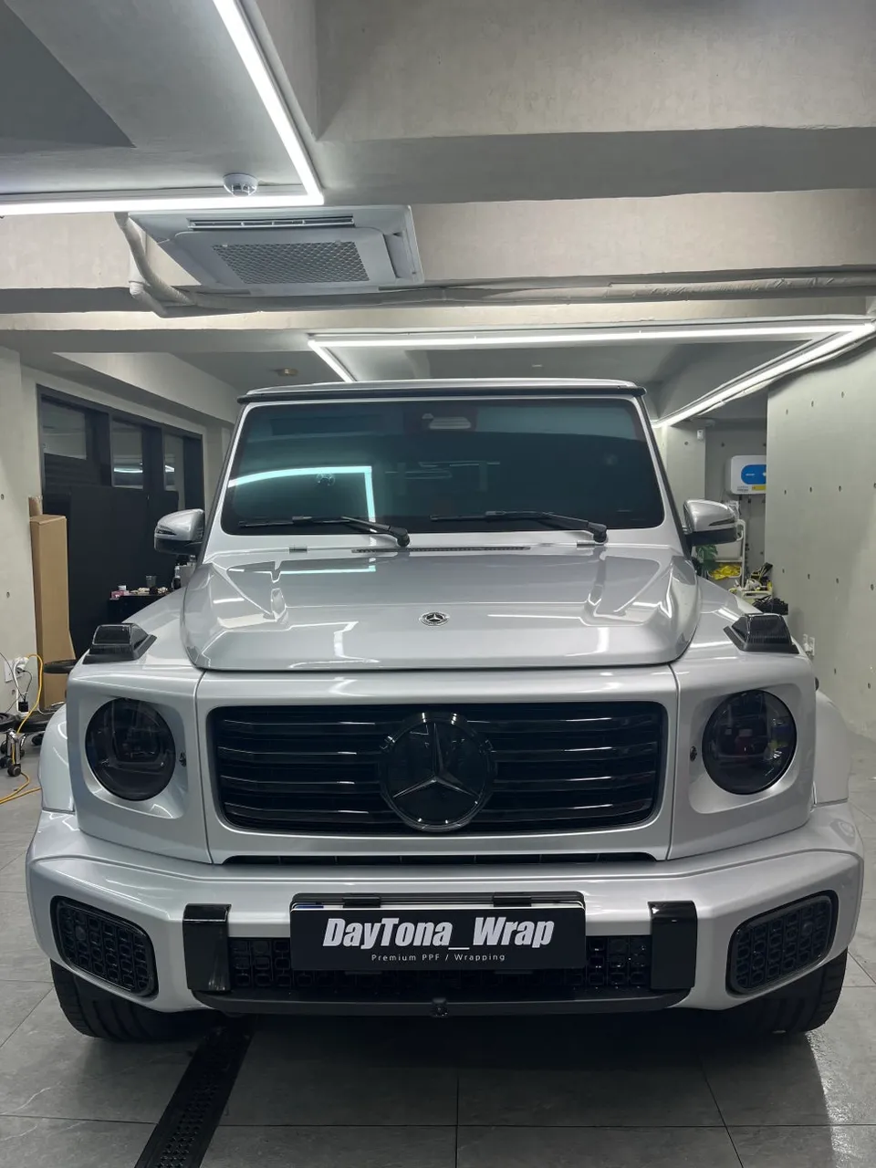 Mercedes-Benz G450d vinyl wrap - Mercedes-Benz G450d Vinyl Wrap Review — Night Package Look photo 6