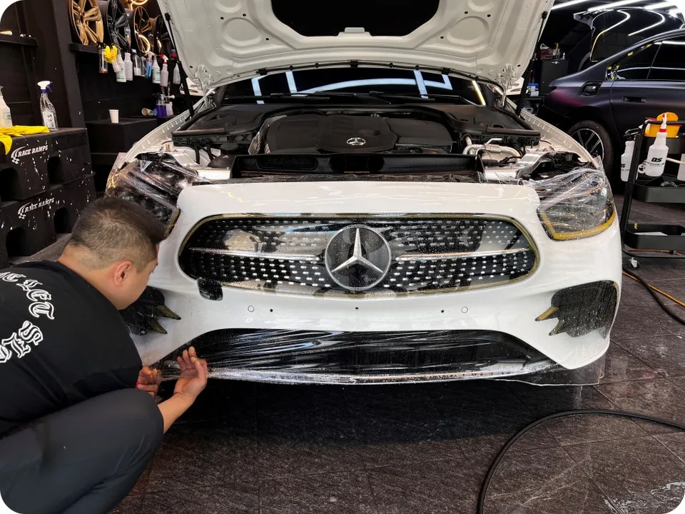 Mercedes-Benz EクラスのPPF施工事例|費用目安・仕上がり 施工写真 1-3
