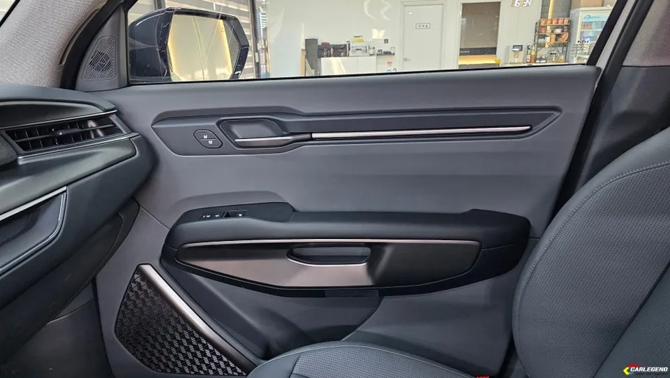 Kia EV9 ambient lighting - Kia EV9 Ambient Lighting Review: Seamless Interior LED Upgrade photo 5