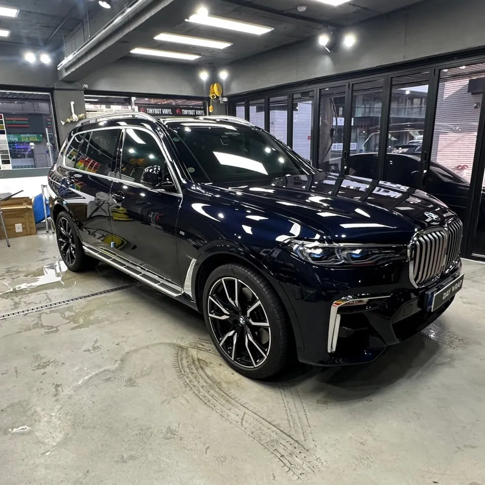 BMW X7のカーラッピング事例|広告効果と仕上がり 施工写真 2-1