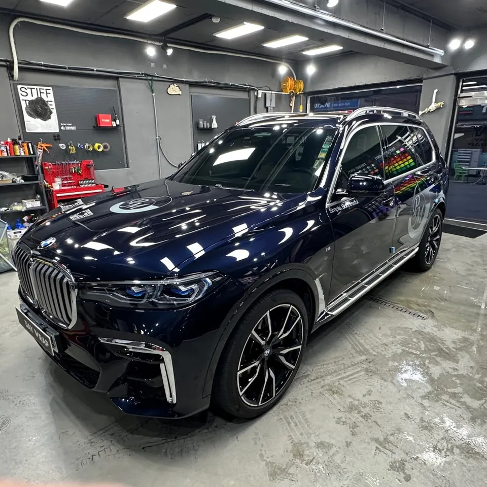 BMW X7のカーラッピング事例|広告効果と仕上がり 施工写真 3-2