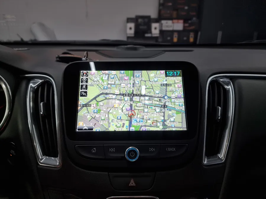 Chevrolet Malibuのカーラッピング事例|費用目安・仕上がり 施工写真 2-2