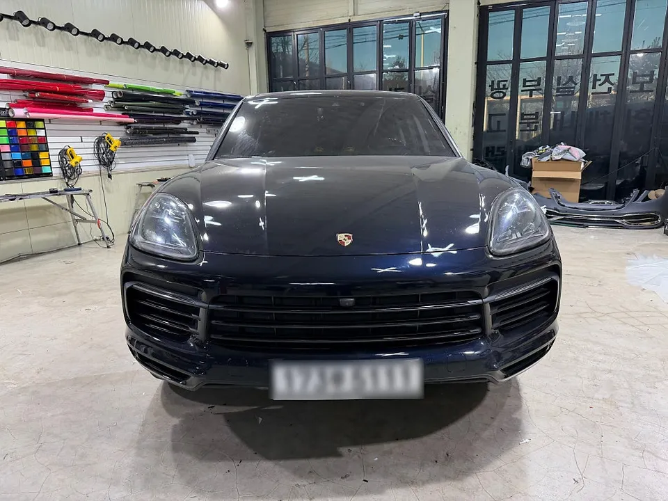 Porsche Cayenne vinyl wrap - Porsche Cayenne Vinyl Wrap Review: Nardo Grey Luxury photo 3