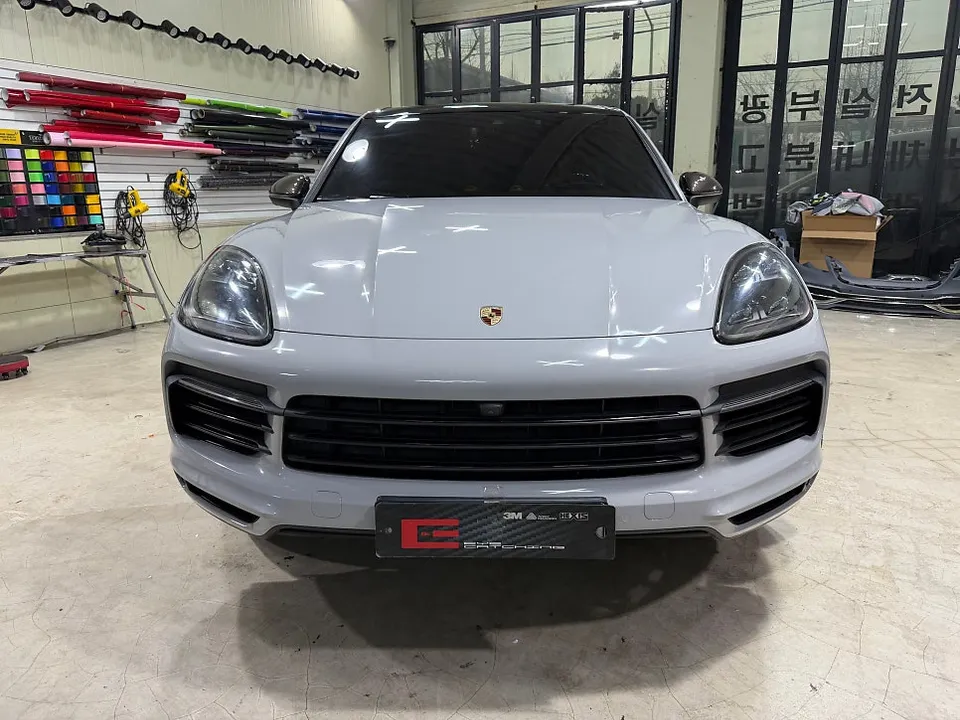 Porsche Cayenne vinyl wrap - Porsche Cayenne Vinyl Wrap Review: Nardo Grey Luxury photo 5