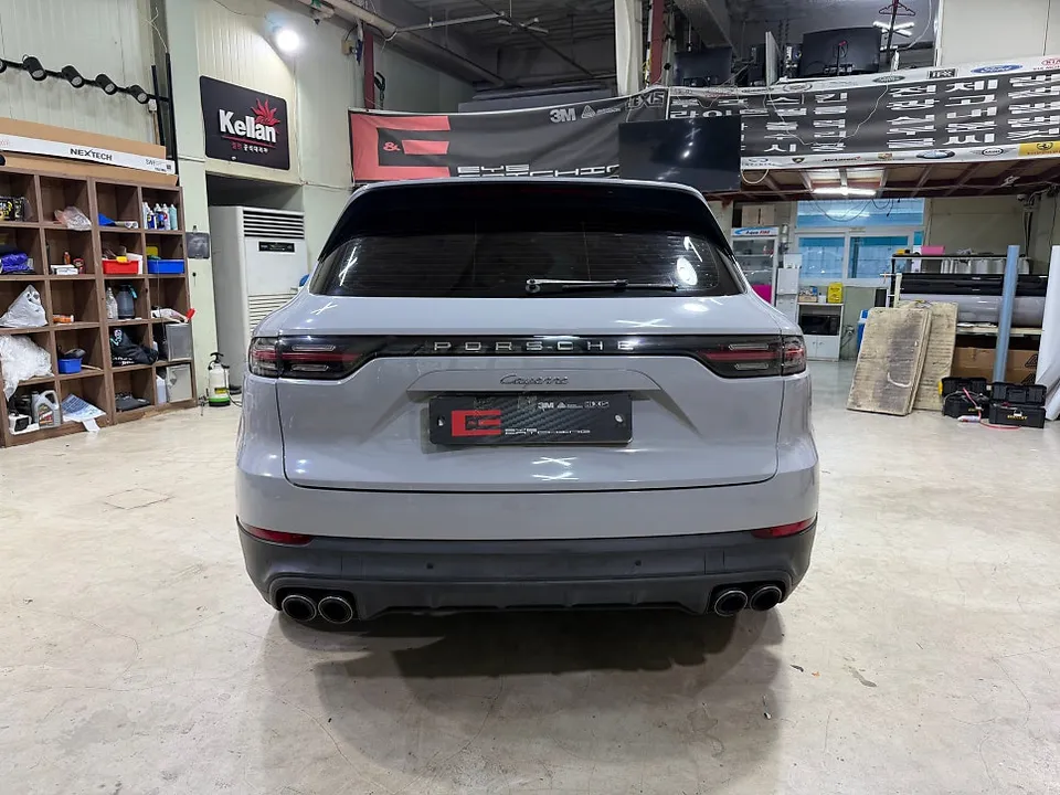 Porsche Cayenne vinyl wrap - Porsche Cayenne Vinyl Wrap Review: Nardo Grey Luxury photo 6