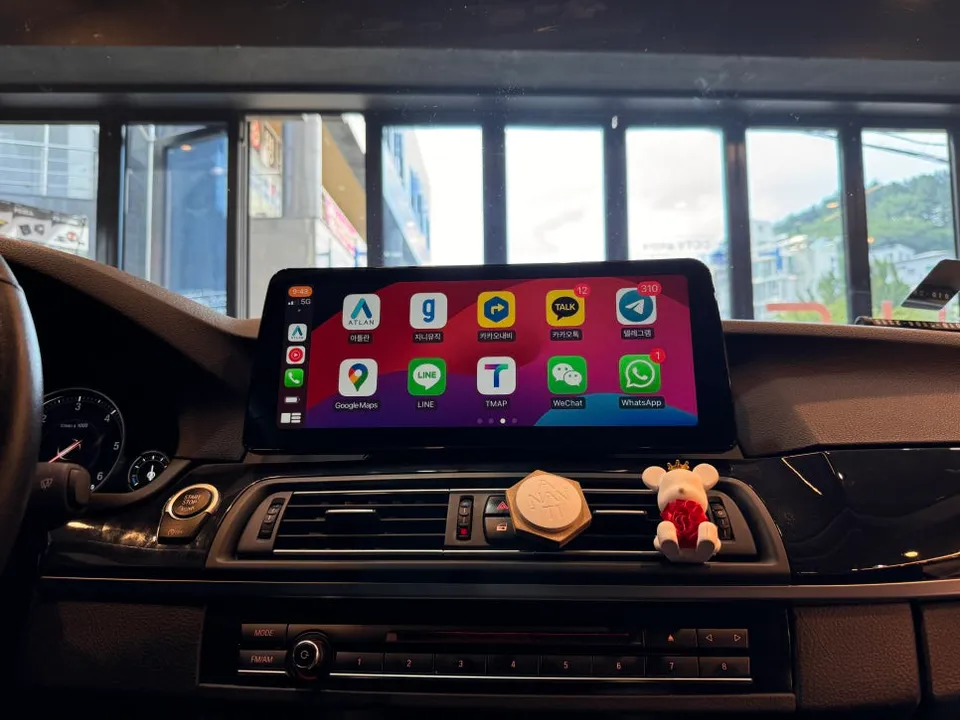 BMW 5 SeriesのAndroid Auto・CarPlay取付事例 施工写真 2-2