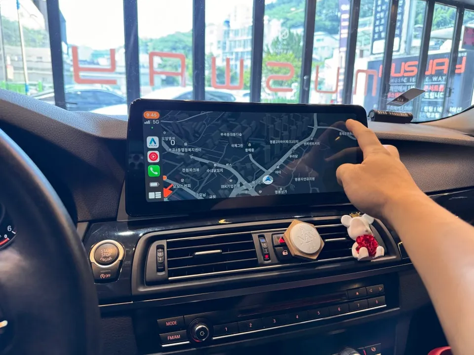 BMW 5 SeriesのAndroid Auto・CarPlay取付事例 施工写真 3-2