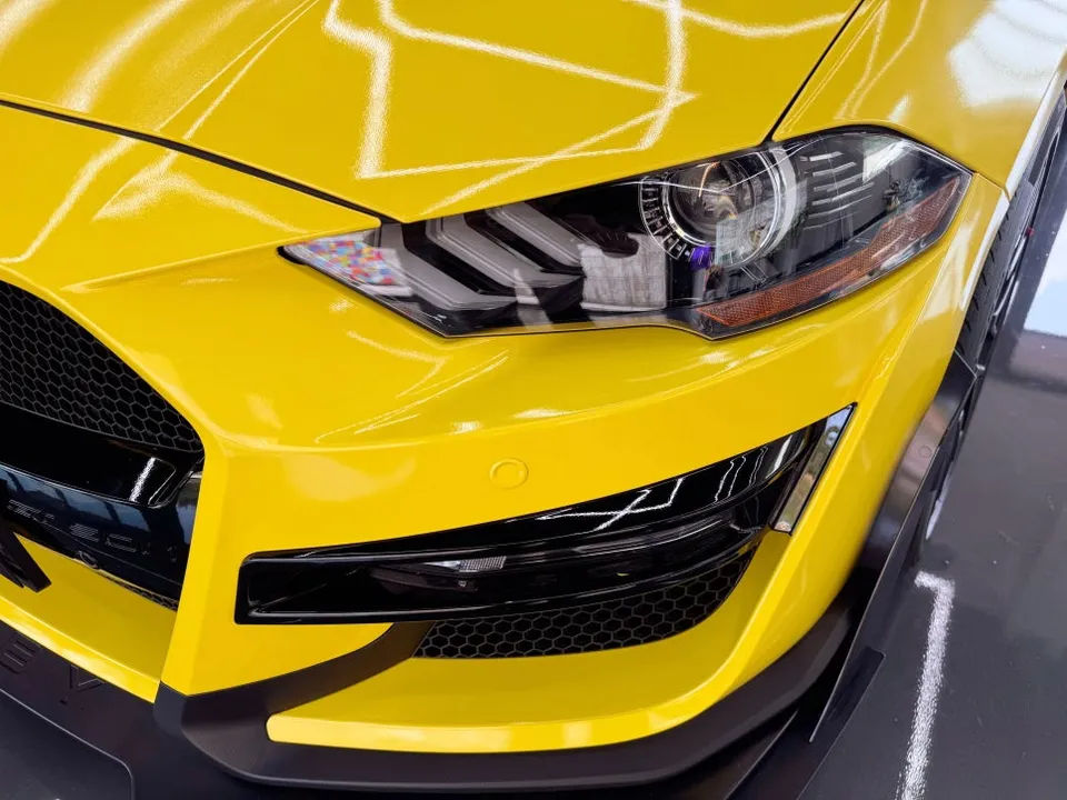 Ford Mustang Convertibleのカーラッピング事例|費用目安・仕上がり 施工写真 1-3