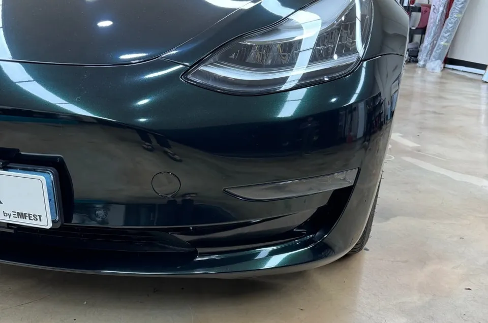 Tesla Model 3のカーラッピング事例|AXフィルム 施工写真 1-2