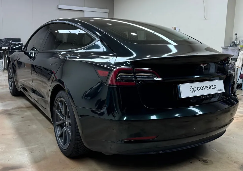 Tesla Model 3のカーラッピング事例|AXフィルム 施工写真 3-3
