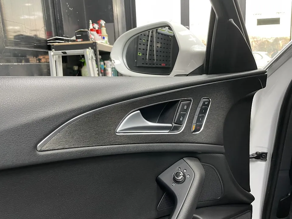 Audi A6のカーラッピング事例|費用目安・仕上がり 施工写真 2-2