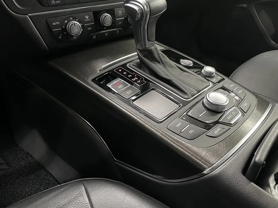 Audi A6のカーラッピング事例|費用目安・仕上がり 施工写真 2-3