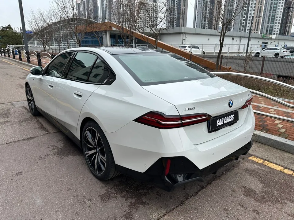 BMW 5 SeriesのPPF施工事例|費用目安・仕上がり 施工写真 2-1