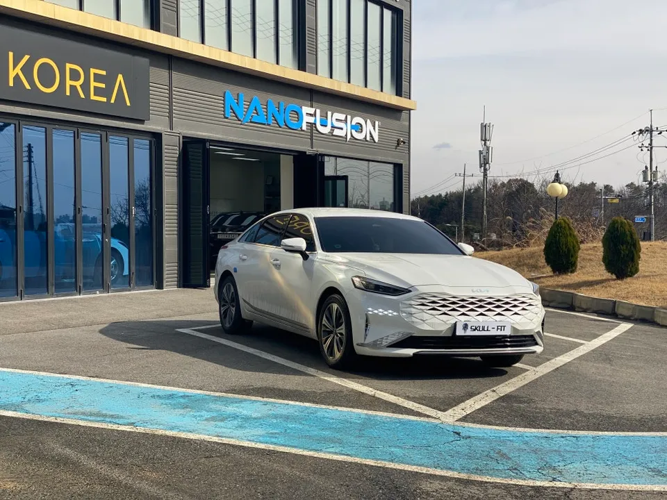 Kia K8のカーラッピング事例|ブラックPPFで高級感をプラス 施工写真 2-1