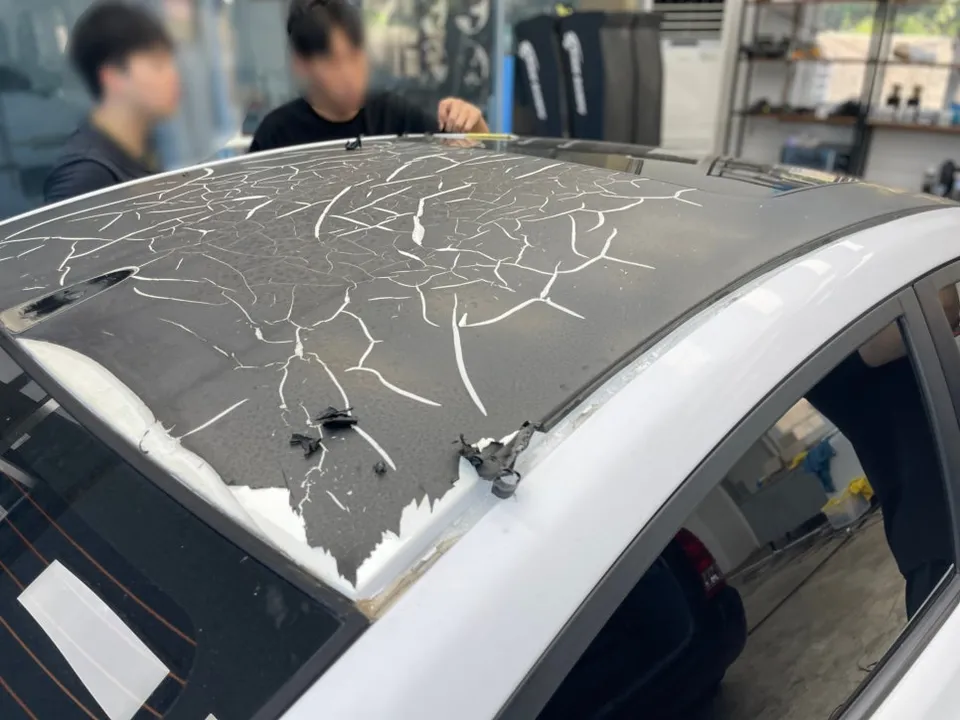 Kia K8のカーラッピング事例|ブラックPPFで高級感をプラス 施工写真 3-3