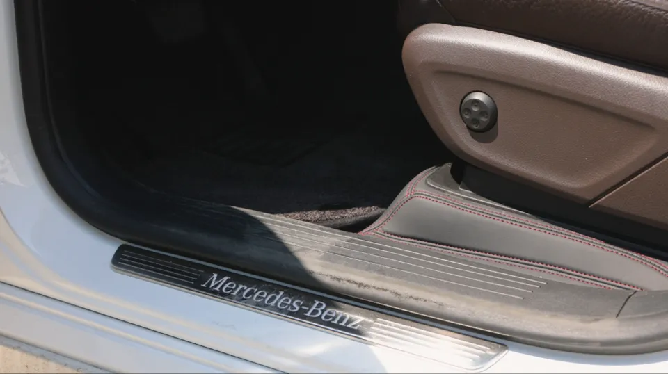 Mercedes-Benz GLE car accessories - Mercedes-Benz GLE Full Leather Floor Mats & Air Purifier Review photo 3