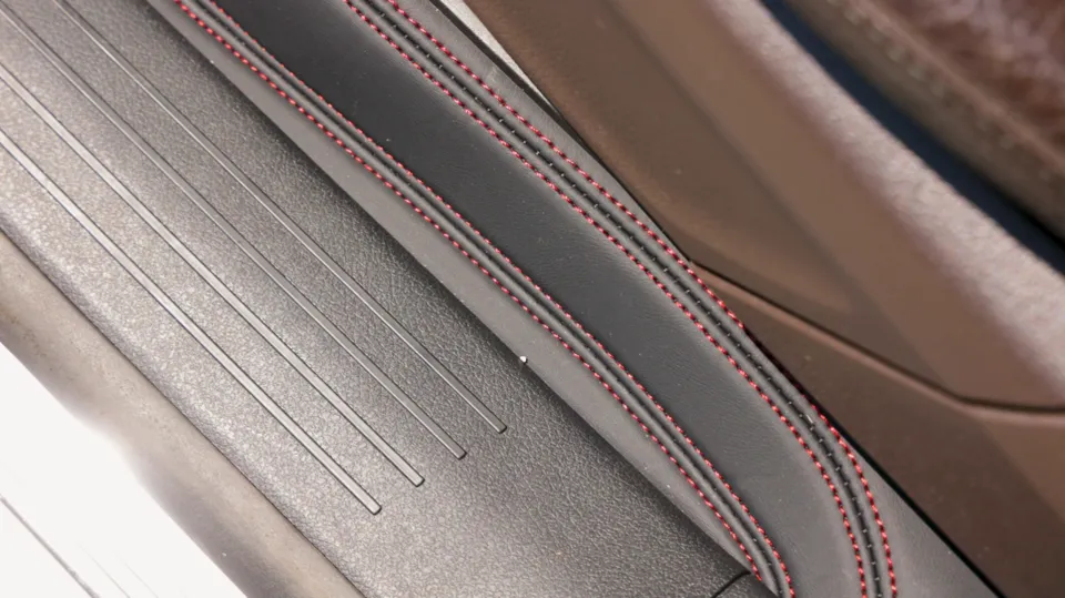Mercedes-Benz GLE car accessories - Mercedes-Benz GLE Full Leather Floor Mats & Air Purifier Review photo 4