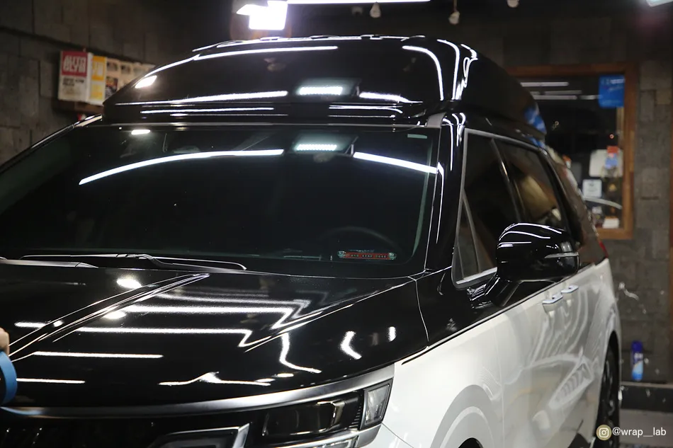 Kia Carnival Hi-Limousineのカーラッピング事例｜費用目安・仕上がり 施工写真 1-1