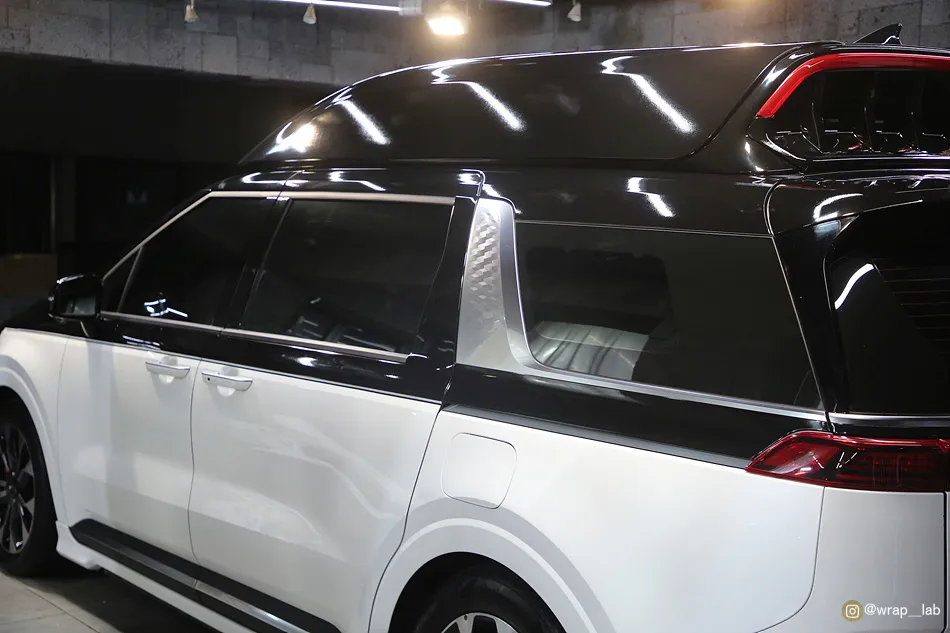 Kia Carnival Hi-Limousineのカーラッピング事例｜費用目安・仕上がり 施工写真 3-1