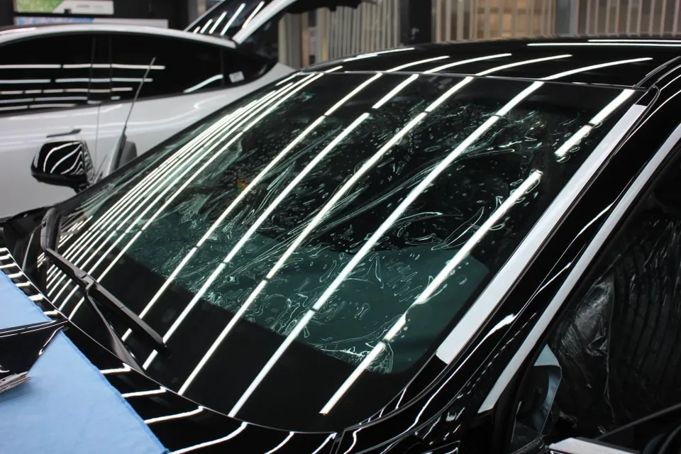 Hyundai Grandeur IG window tinting installation result
