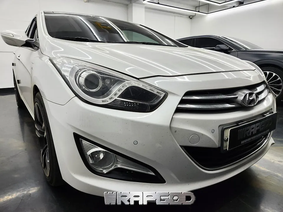 Hyundai i40のカーラッピング事例|費用目安・仕上がり 施工写真 3-1
